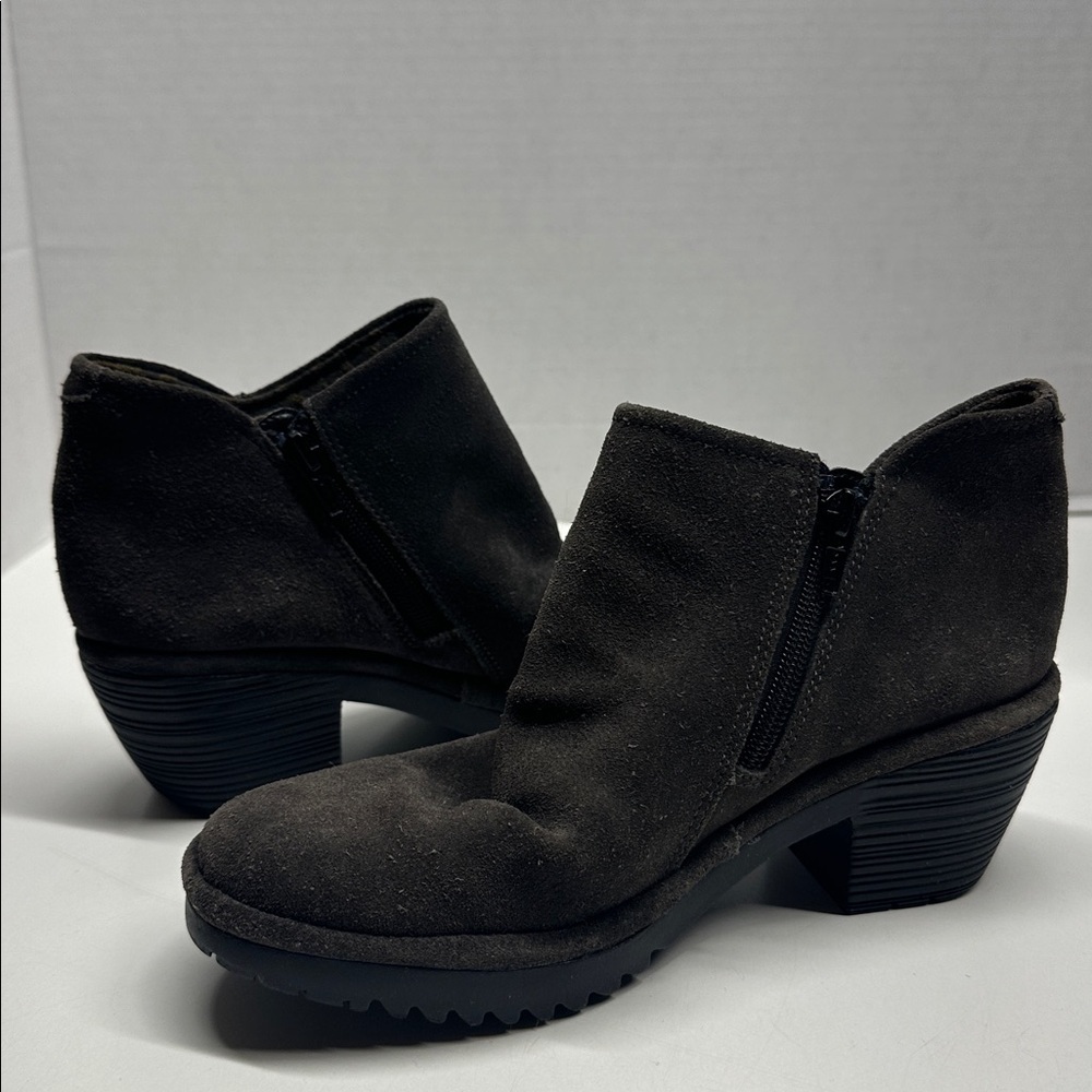 Fly London Ankle Boots Heeled Booties Suede Side Zip Round Toe Shoes Gray Size 7